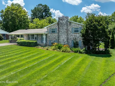 224 Luther Jackson Dr, Maryville, TN 37804