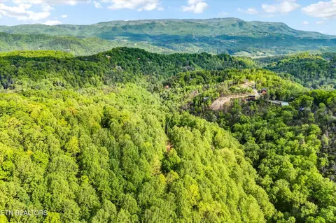 27 Sugar Maple Loop Rd, Sevierville, TN 37862 photo 33
