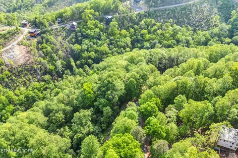 27 Sugar Maple Loop Rd, Sevierville, TN 37862 photo 17