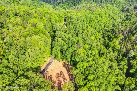 27 Sugar Maple Loop Rd, Sevierville, TN 37862 photo 11
