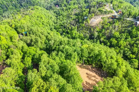 27 Sugar Maple Loop Rd, Sevierville, TN 37862 photo 13