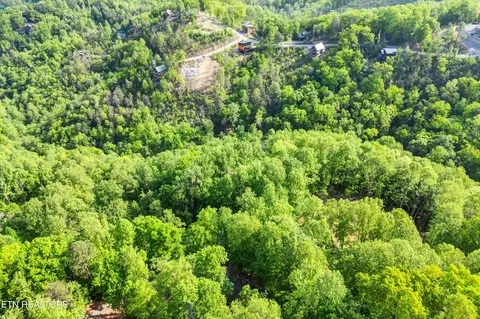 27 Sugar Maple Loop Rd, Sevierville, TN 37862 photo 15