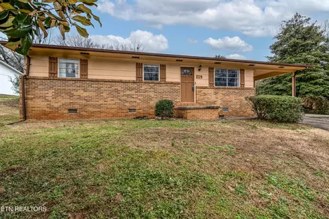2119 Highland Rd, Maryville, TN 37801