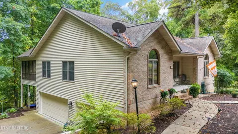141 Chatuga Dr, Loudon, TN 37774