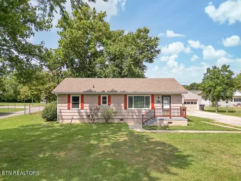 809 Glenoaks Dr, Knoxville, TN 37912