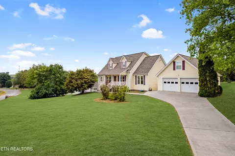 1317 Heartland Dr, Maryville, TN 37801