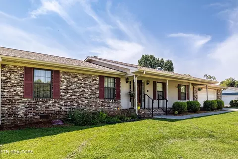1025 Oxford Hills Dr, Maryville, TN 37803