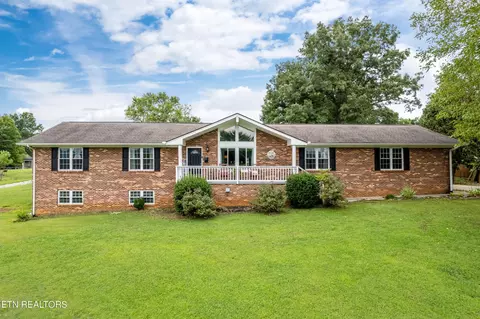 3209 Nickel Point Dr, Maryville, TN 37803