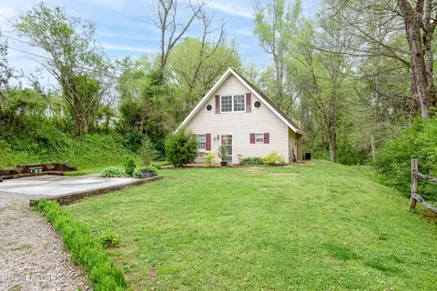 1906 Mentor Rd, Louisville, TN 37777