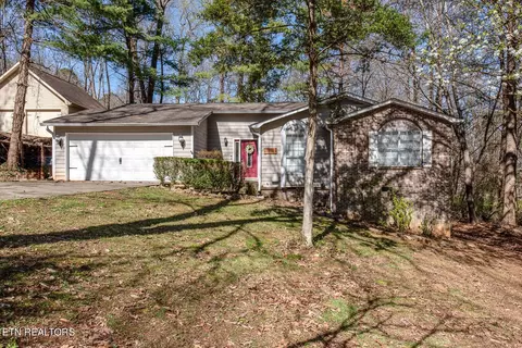 10713 Deep Woods Ln, Knoxville, TN 37934
