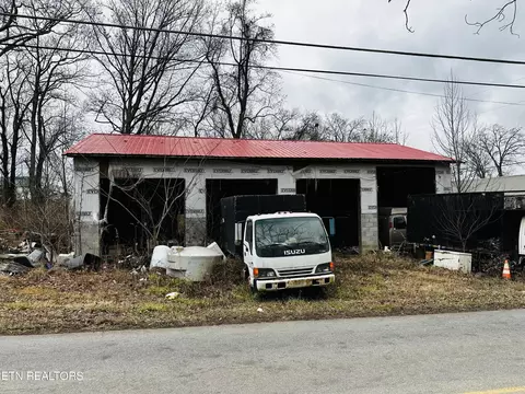 715 Howard Jones Rd, Maryville, TN 37801
