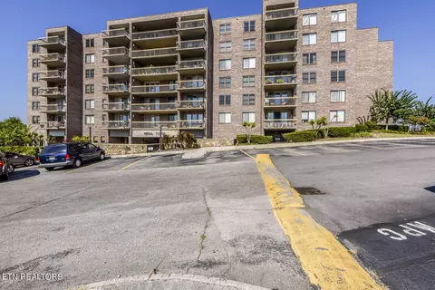 411 Regal Tower #U411, Maryville, TN 37804