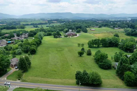 14 Sevierville Rd, Maryville, TN 37804