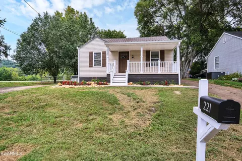 221 Wynn Ave, Knoxville, TN 37920