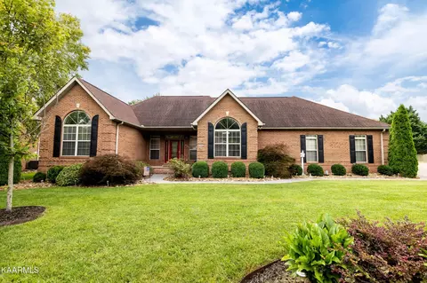 2126 Cross Creek Dr, Maryville, TN 37803