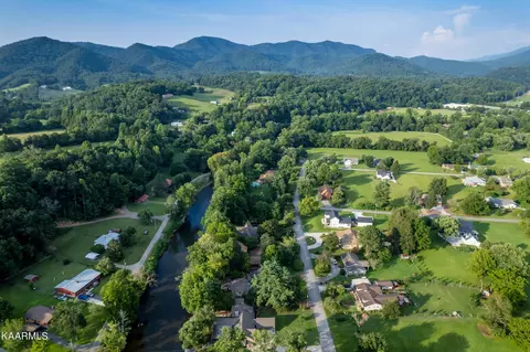 232 Riverview Rd, Townsend, TN 37882 photo 5