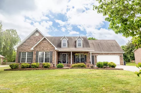 2834 Country Meadows Ln, Maryville, TN 37803