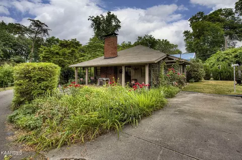 222 Bryan Ln, Maryville, TN 37803
