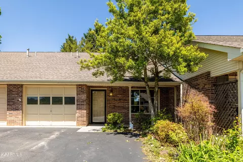 1136 Fielding Dr, Maryville, TN 37804