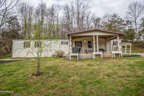 2282 Bethlehem Rd, La Follette, TN 37766
