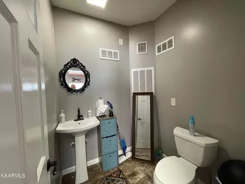6708 Morganton Rd, Greenback, TN 37742 photo 5