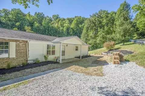 1341 Litton Rd, Oneida, TN 37841 photo 2
