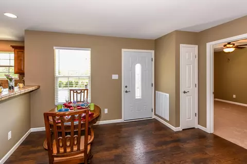 893 N Wright Rd, Alcoa, TN 37701 photo 2