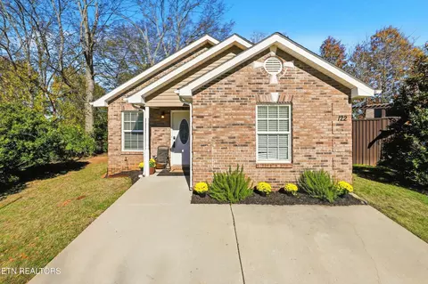 122 Dockery Dr, Maryville, TN 37804