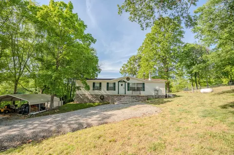875 Waterloo Rd, Westpoint, TN 38486 photo 3