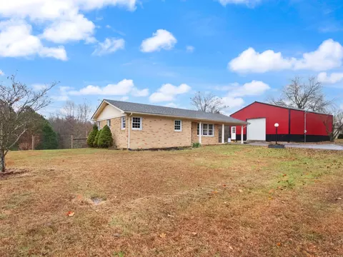 6670 Greenville Rd, Hopkinsville, KY 42240