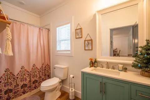 Bath - 54 Spring Dr, Killen, AL 35645 photo 1 of 6