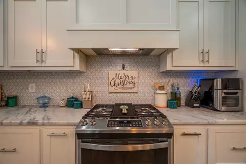 Kitchen - 54 Spring Dr, Killen, AL 35645 photo 2 of 5