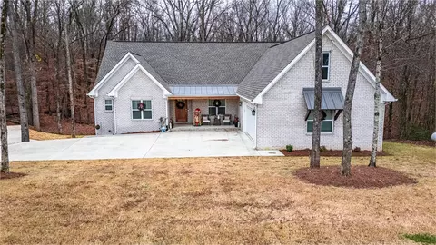 Exterior - 54 Spring Dr, Killen, AL 35645 photo 10 of 18