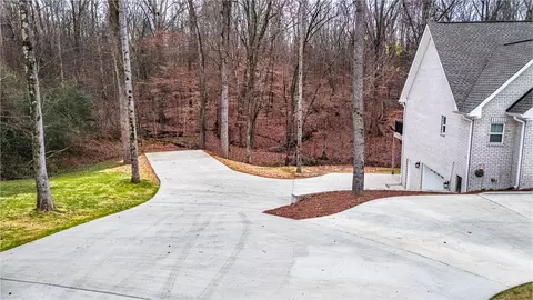 Exterior - 54 Spring Dr, Killen, AL 35645 photo 12 of 18