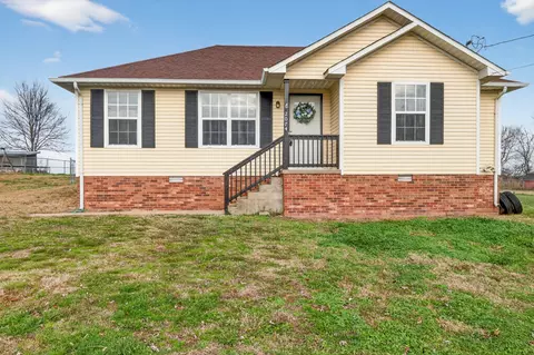 2074 Carneal Ln, Oak Grove, KY 42262