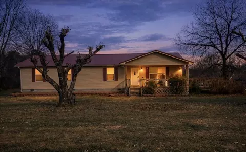 188 65th Ave, Palmer, TN 37365