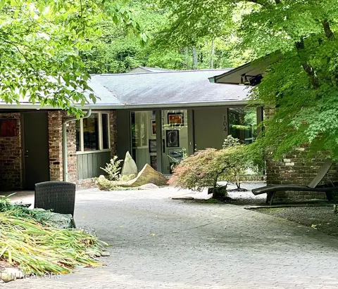 104 Berea Rd, Oak Ridge, TN 37830
