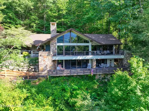 647 Sunshine Trl, Gatlinburg, TN 37738