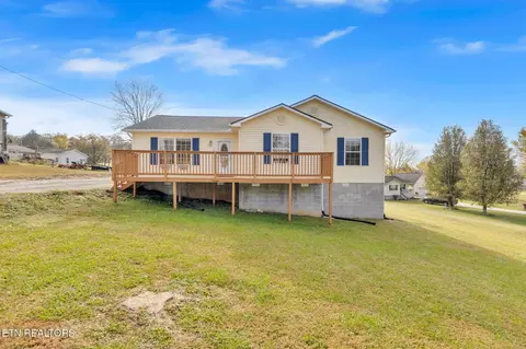 135 Tia Ln, La Follette, TN 37766