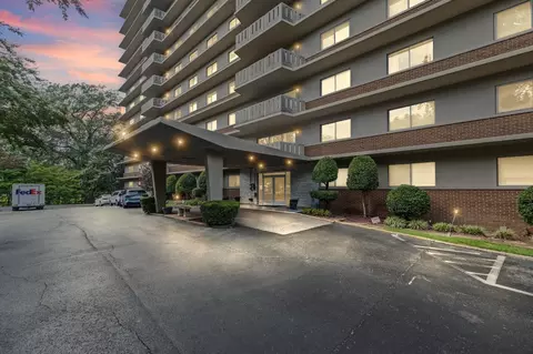 1960 N Parkway Pkwy #903, Memphis, TN 38112