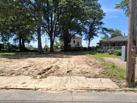 571 Lipford St, Memphis, TN 38112