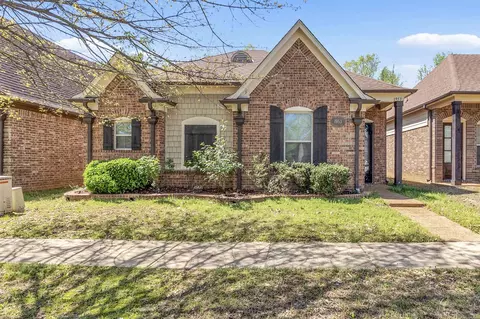 1953 Rochelle Ln, Cordova, TN 38016