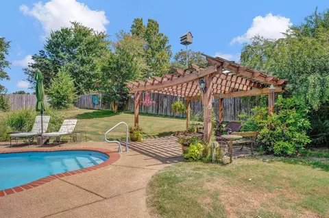 3219 Patricia Ellen Dr, Memphis, TN 38133
