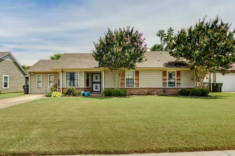 6956 Daneman Dr, Memphis, TN 38133