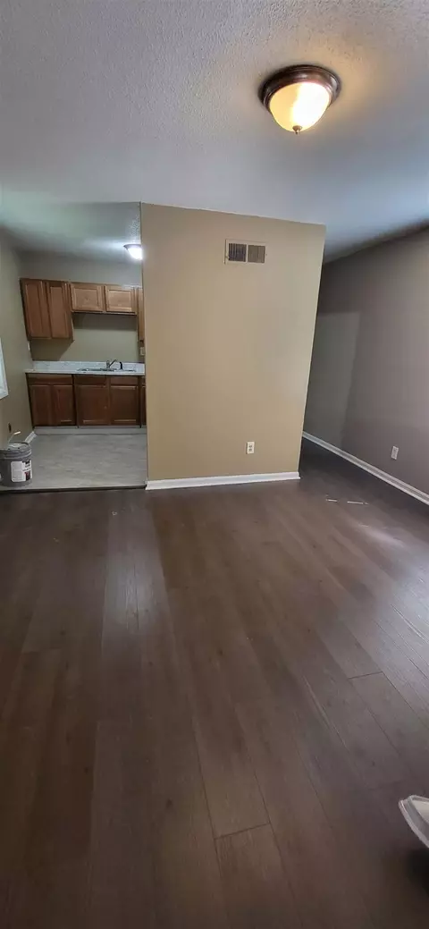 200 Silverage Ave, Memphis, TN 38109 photo 2