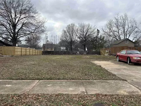4397 Crescent Park Dr, Memphis, TN 38141