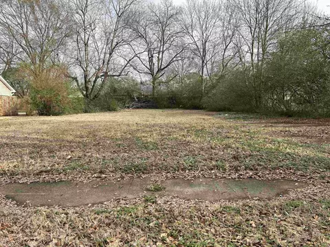 3410 Hallshire Dr, Memphis, TN 38115