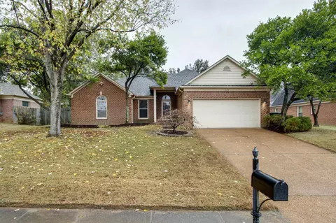690 Ridge Fall Dr, Cordova, TN 38018
