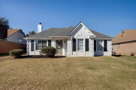 5379 Farm Ridge Dr, Memphis, TN 38141