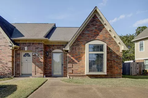 1613 Oaken Bucket Dr, Cordova, TN 38016